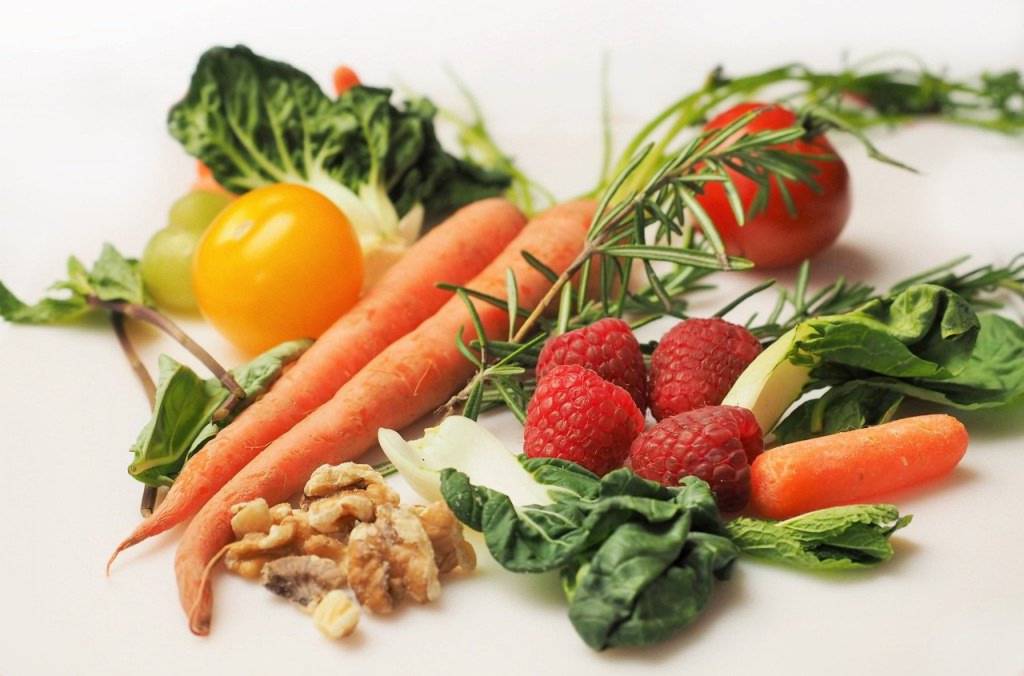 warzywa i owoce pomogą pozbyć się nadmiaru wody z organizmu