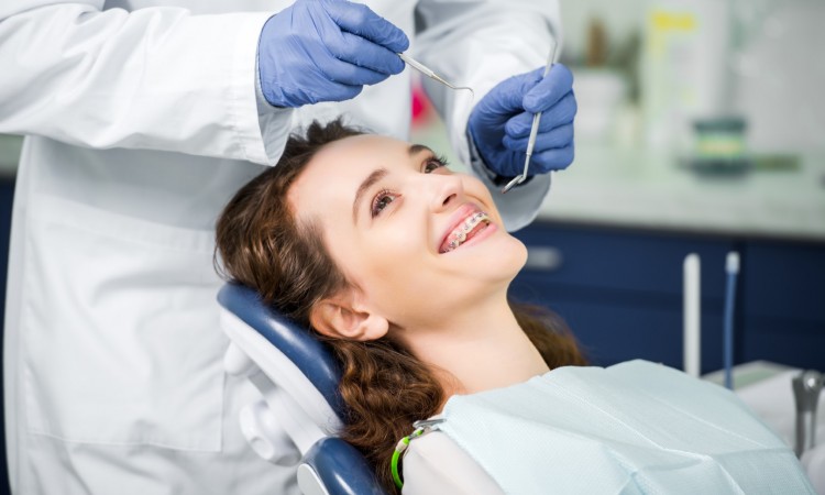 Aparat ortodontyczny - rodzaje, koszty, kiedy zdecydować się? - zdjęcie