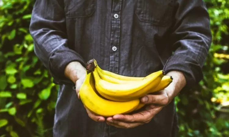 Banan -  witaminy, wartości odżywcze, kalorie. Kto powinien jeść banany, a kto musi ich unikać? - zdjęcie