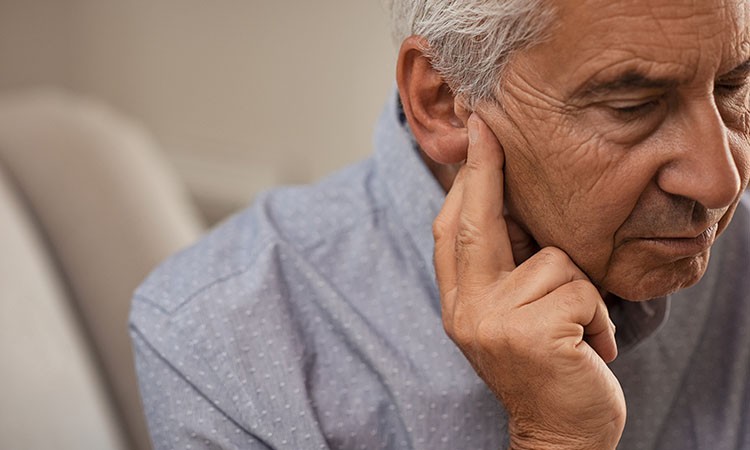 Ból ucha u dorosłych – co go powoduje i jak go leczyć? - zdjęcie