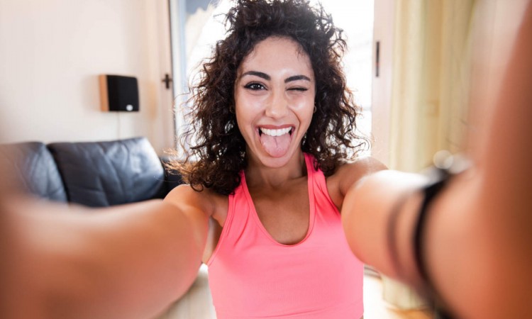 Dieta selfie – na czym polega i co stoi za jej popularnością? Najważniejsze informacje o diecie selfie - zdjęcie
