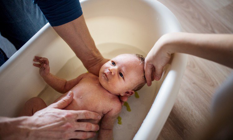 Jak pielęgnować skórę dziecka od pierwszych dni życia? - zdjęcie