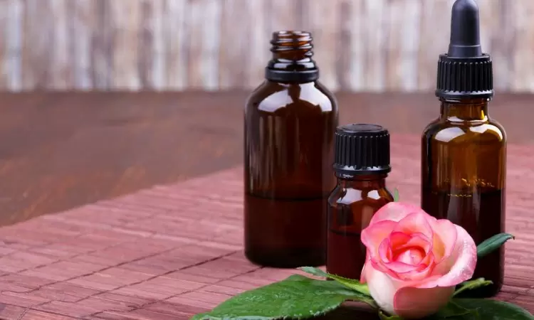 Olejek różany – właściwości i zastosowanie. Jak olejek różany wpływa na skórę? - zdjęcie