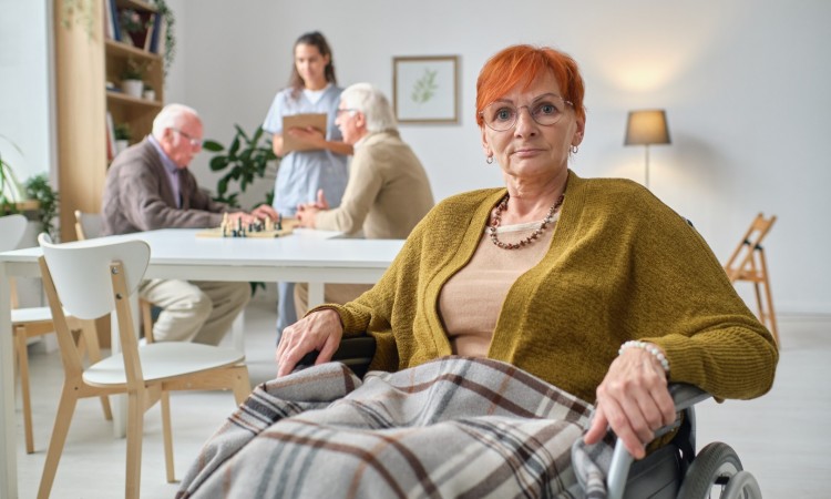 Opieka nad osobami starszymi: zasady i zasiłek opiekuńczy - zdjęcie